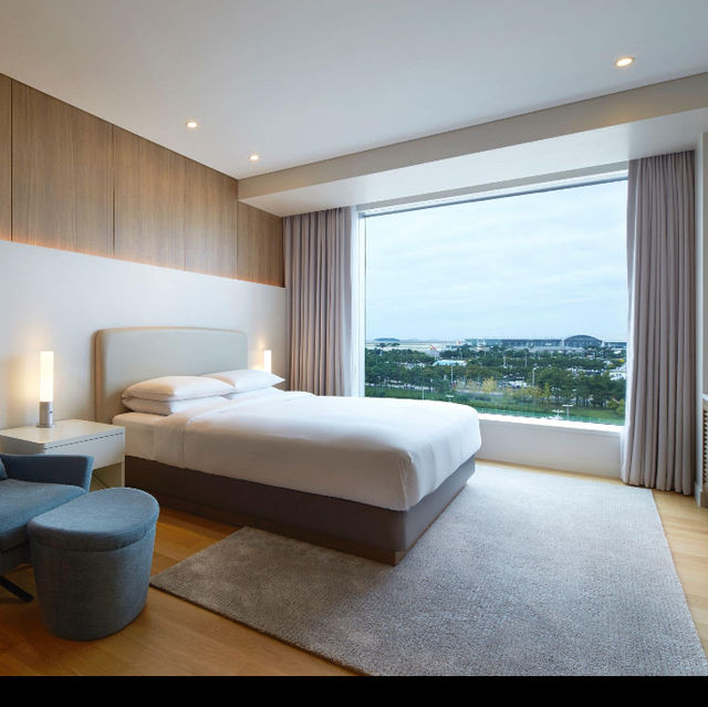 Luxury and Convenience at Grand Hyatt Incheon