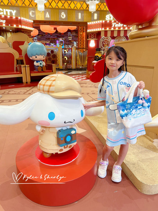 喺新濠影匯瘋狂同 Sanrio 主角打咭