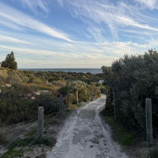 The prettiest beach walk 🚶‍♀️