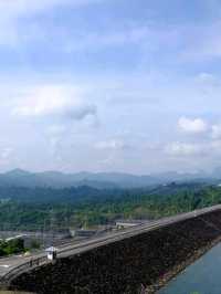 แพภูตะวัน Homestay เขื่อนเชี่ยวหลาน