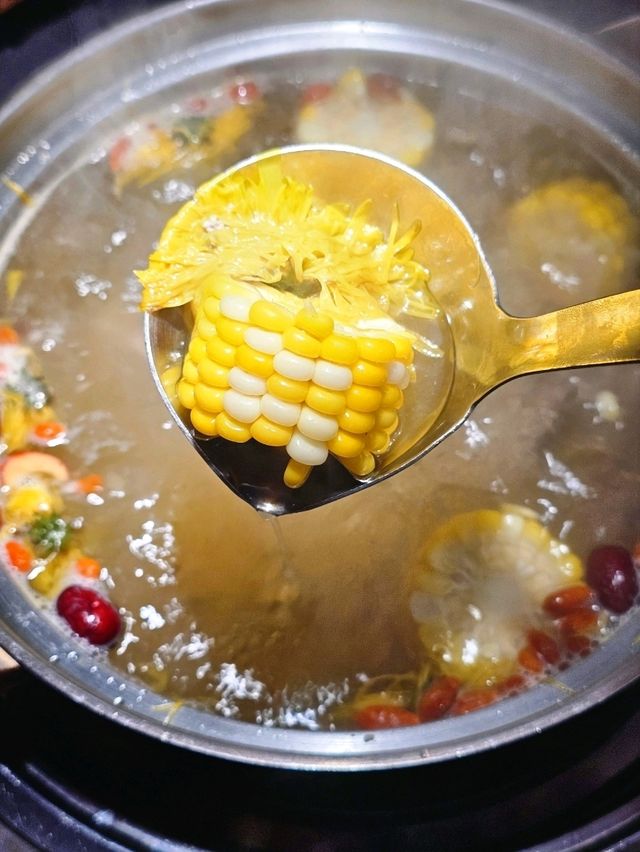 📍 深圳必吃！就犟金絲皇菊牛骨湯牛肉火鍋🍲