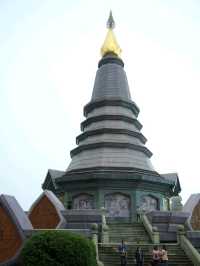 พระมหาธาตุนภเมทนีดล&พระมหาธาตุนภพลภูมิสิริ