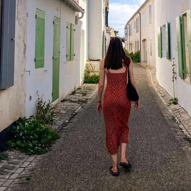 Strolling Through La Couarde’s Storybook Streets🇫🇷