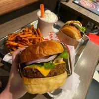 灣仔入圍全球最佳50嘅漢堡包店🍔