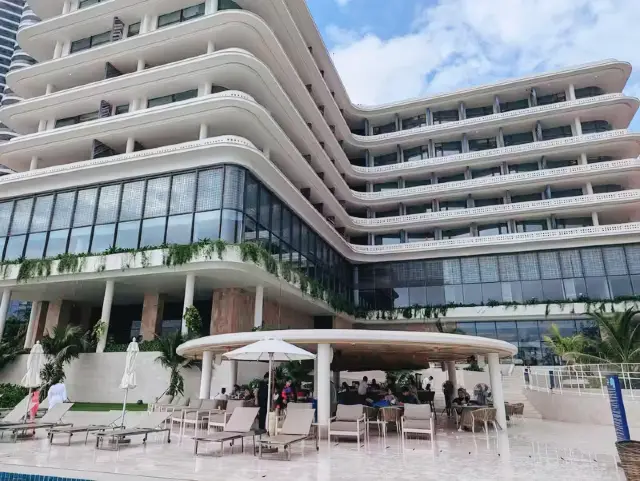 シアヌークビルの新しいホテルとその素晴らしいデザイン