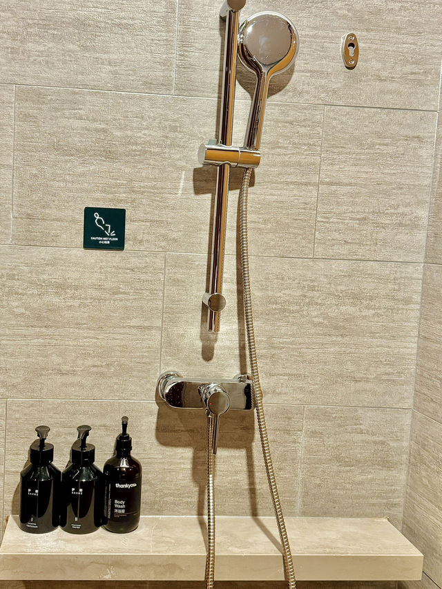  人均$300💰簡約原木風酒店