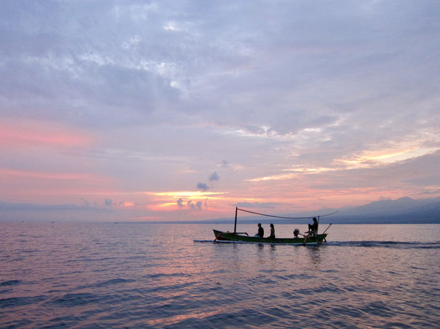 Chasing Dolphins at Lovina Beach: A Sunrise Adventure