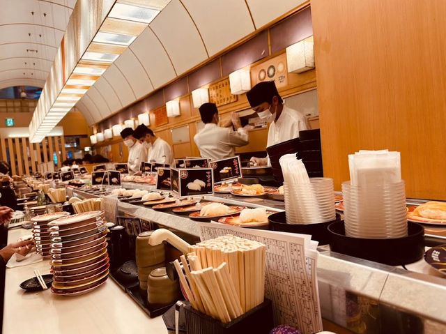 Genrokuzushi ร้านซูชิสายพานย่านโดทงโบริ