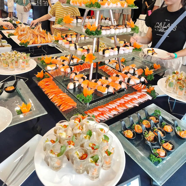Ocean sky pattaya เรือสำราญสุดอลังการ
