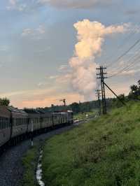 นั่งรถไฟเชียงใหม่-แพร่ | ฤดูฝน 🚃⛰️🌿🌳