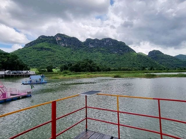 ล่องแพแลวิวอ่างเก็บน้ำห้วยม่วง