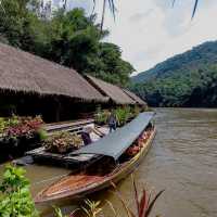 ที่พักริมน้ำกาญจนบุรี