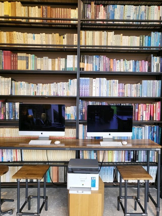 독특한 이집트벽화가 있는 담양카페