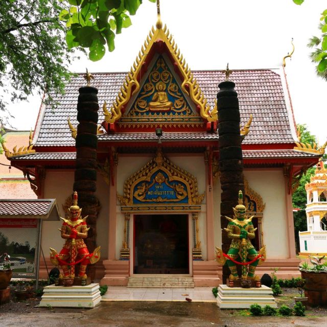วัดต้นโพธิ์ ศรีมหาโพธิ ชมต้นโพธิ์ที่เก่าแก่ที่สุด