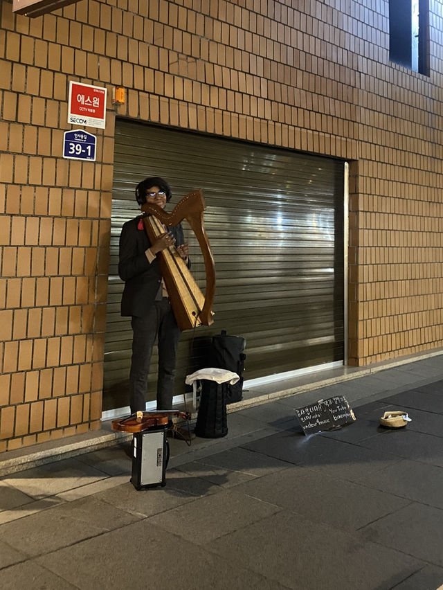 Discover the Charm of Insadong Street: Art, Culture, and Antiques