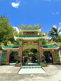 ベトナム　フーコック島観光　立派なお寺Dinh Bà Thủy Long Thánh Mẫu に圧倒された！