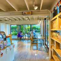 Inthanin Cafe คาเฟ่ริมทะเลอ่างศิลา