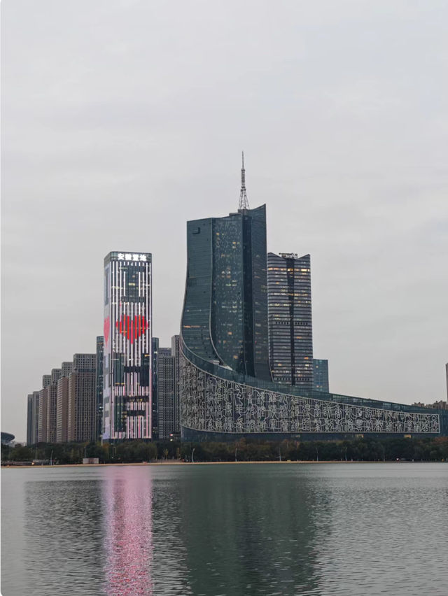 Swan Lake, Hefei: A Tranquil Urban Escape