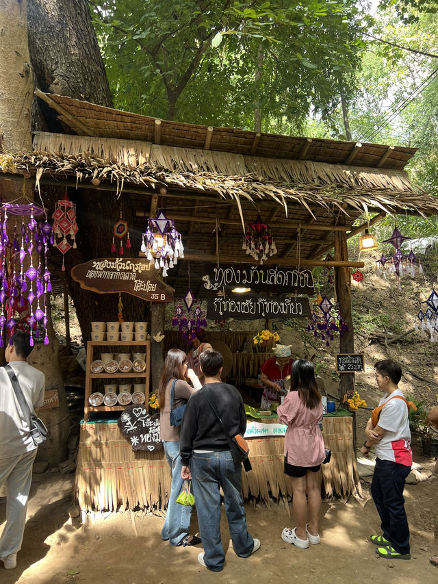 ตลาดโอ๊ะป่อย ราชบุรี ตลาดน่าเดิน ติดริมลำธาร 🌿
