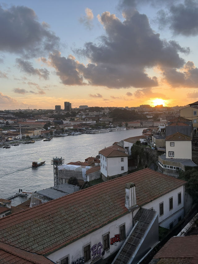  Walk Across History: The Luis I Bridge in Porto, Portugal