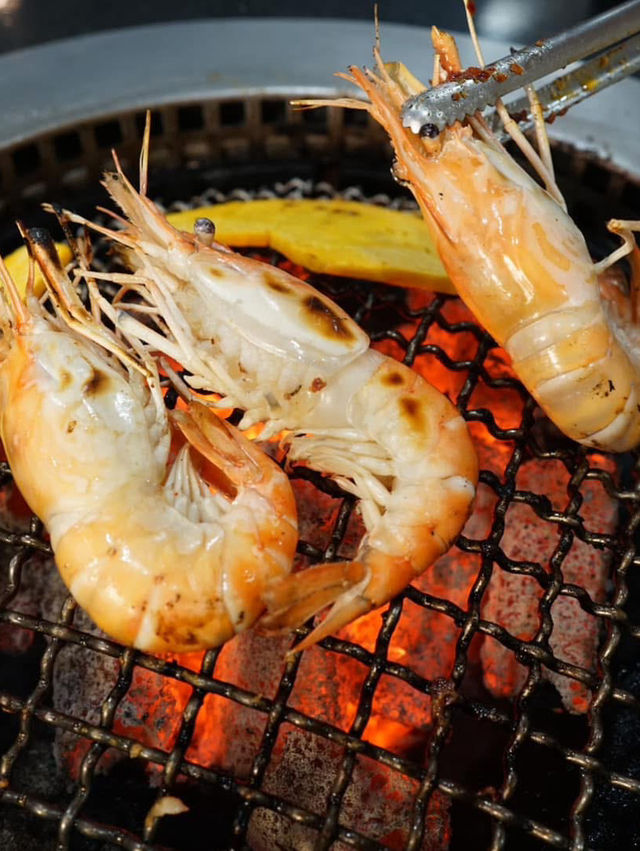 ร้านบุฟเฟ่ต์ปิ้งย่างเตาถ่าน ของเฮียนพ “ รสดีเด็ด” 