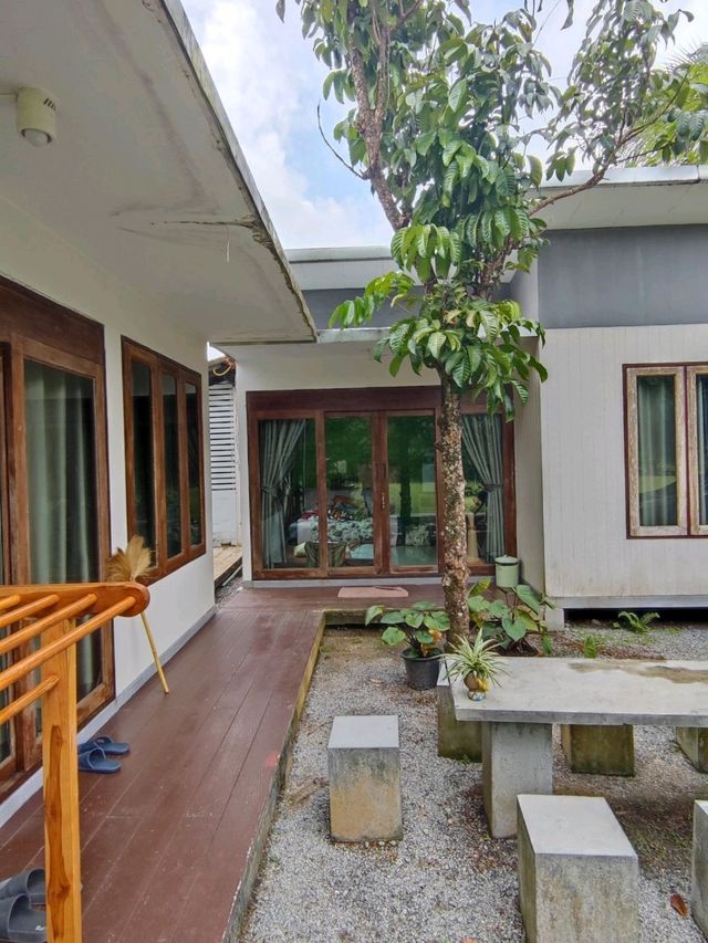 บ้านยายราโฮมสเตย์ พิกัดที่พัก พรหมคีรี 