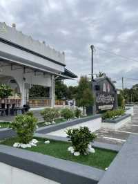 The mosque’s architecture is simple yet elegant 