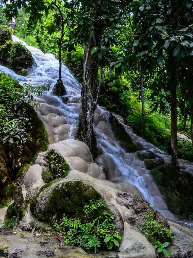 Climb a Waterfall Like Spiderman! 🧗‍♂️💦