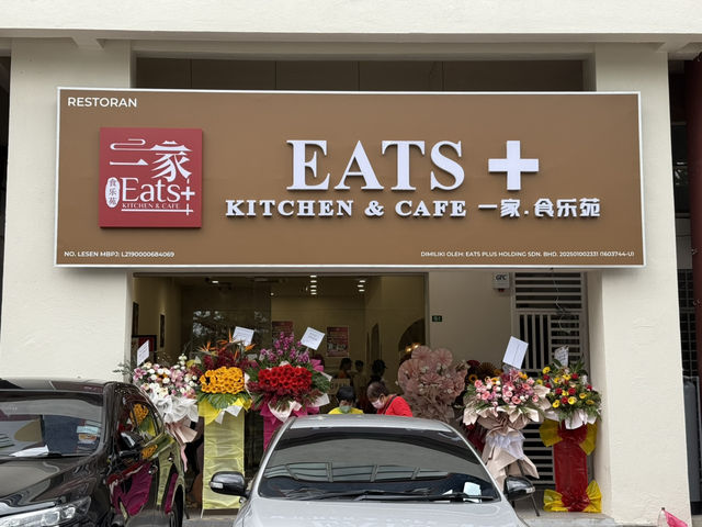Brand new eatery that turned local laksa into a fried dish!