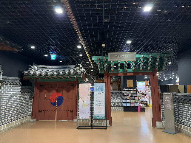 一日遊蠶室站：樂天世界與民俗博物館的奇幻之旅 🎢🏰