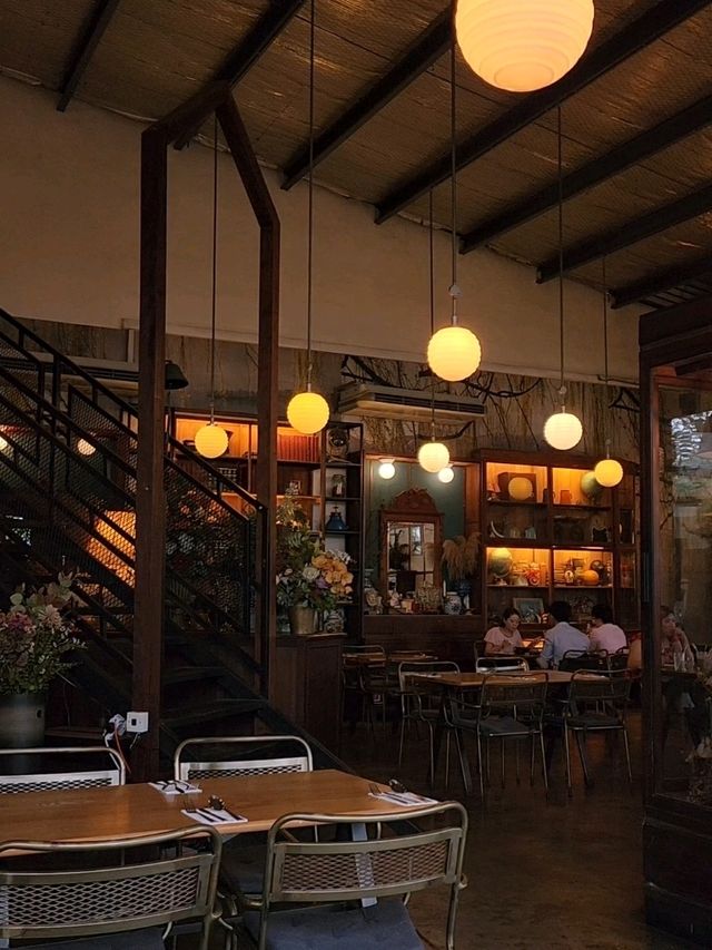 📍Rowan & Parsley