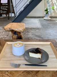 Cozy Vibes & Great Coffee at WOODBERRY COFFEE in Ogikubo