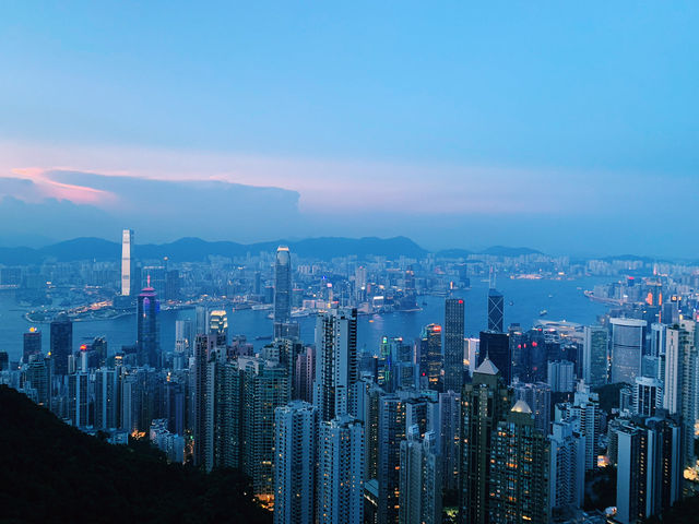 The Peak: From Fiery Sunset to Glittering Skyline ✨🌆