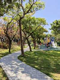 台中沙鹿鎮立公園公園旁的大型籃球場成為年輕人聚集的熱點
