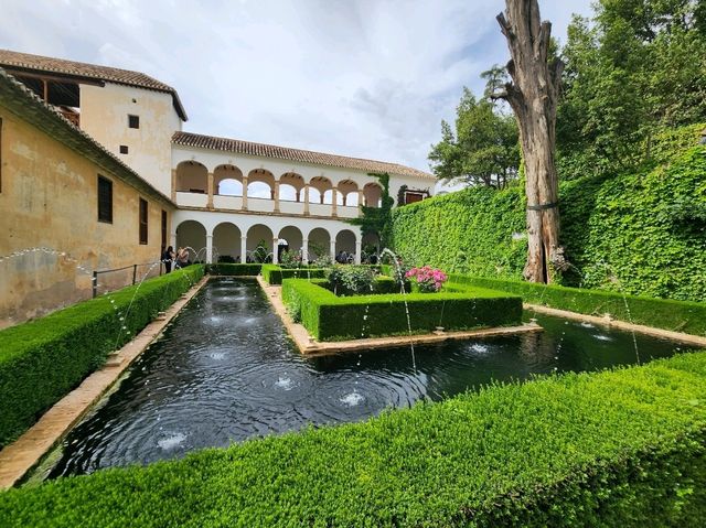 [🇪🇸グラナダ] アルハンブラ宮殿の楽園、ヘネラリーフェ庭園を歩く