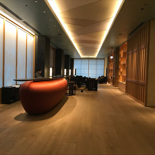 พักผ่อนหรูหราใจกลางโตเกียวที่ Hoshinoya Tokyo
