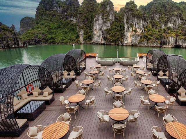 cruise holiday vietnam 