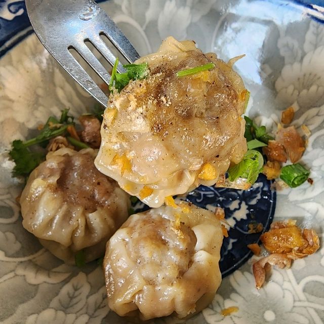 ข้าวต้มแห้งสวนดอก 📍กาญจน์ โภชนา - เชียงใหม่