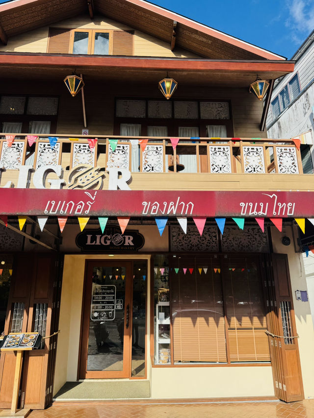 ครบจบในร้านเดียว @Ligor Cafe หน้าวัดมหาธาตุ นครศรี