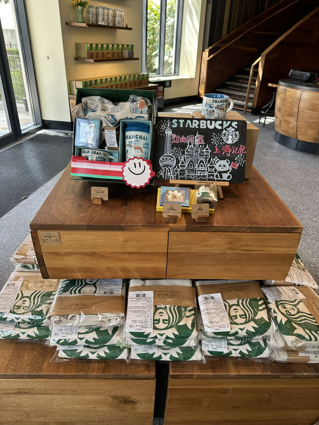 【中国🇨🇳上海】限定グッズがたくさん！上海ディズニータウンのスタバ☕️