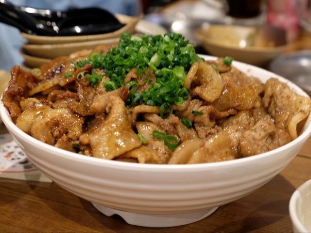 พาเดินเพลินชิม ตลาดอะเมโยโกะ (Ameya Yokocho)