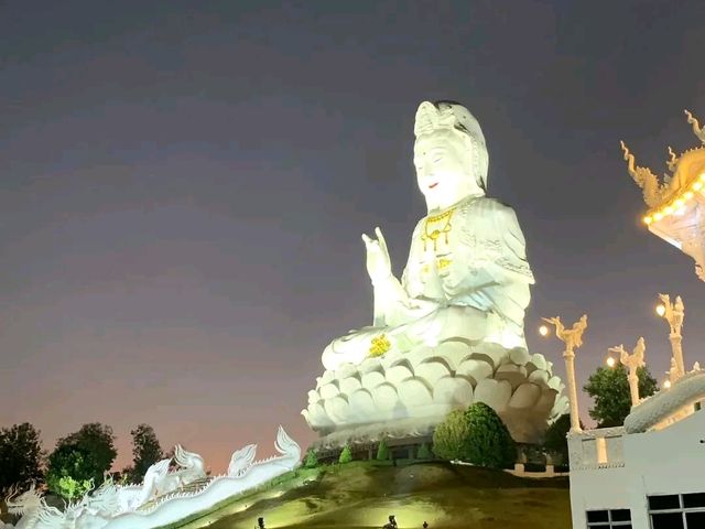 Tranquility in the Heart of the City: Discovering the Serenity of Guanyin Temple with Trip.com