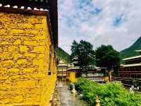 中國四川甘孜著名寺廟景點：巴旺松安寺，適合打卡拍照📸