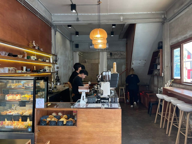 Square coffee and space