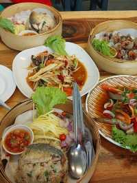 ข้าวลงเข่ง 🍽 ริมหาดวอนนภา🏖