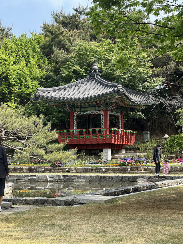 🌸 “봄날, 꽃과 함께 걷는 길 – 호수공원 꽃박람회 야외 데이트”
