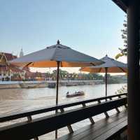 คาเฟ่เรือนไทยริมน้ำอยุธยา