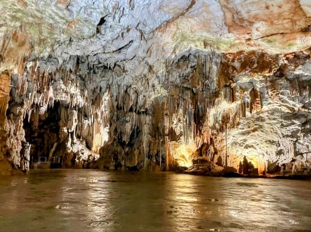 斯洛維尼亞 | 搭小火車輕鬆看鐘乳石洞---波斯托伊納溶洞 Postojna Caves