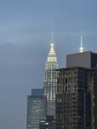 รีวิวโรงแรม Sleeping Lion Suites KL