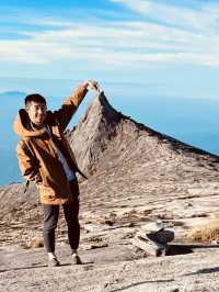 【Mt. Kinabalu：4095m 的自我對話】 ⛰️🚶‍♂️☀️💨